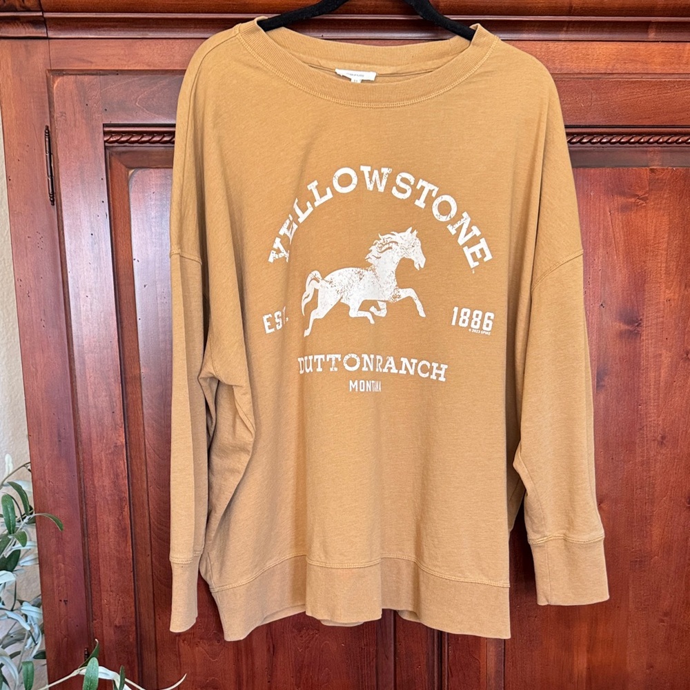 Maurices Yellowstone Graphic Over-sized Sweatshirt